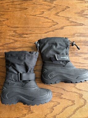 Kamik Black Kids Insulated Snow Boots with Strap and Toggle NWOT